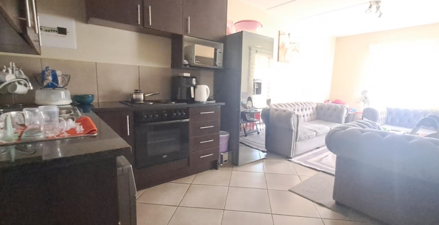 2 Bedroom Property for Sale in Albertsdal Gauteng