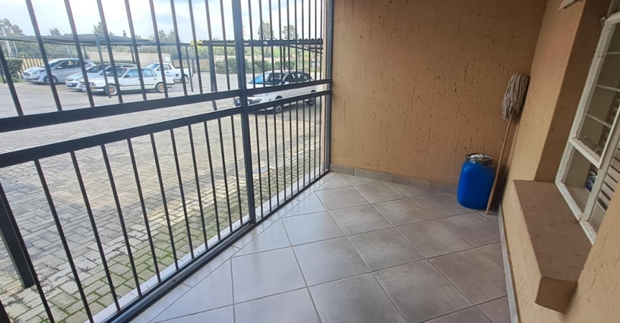 2 Bedroom Property for Sale in Albertsdal Gauteng