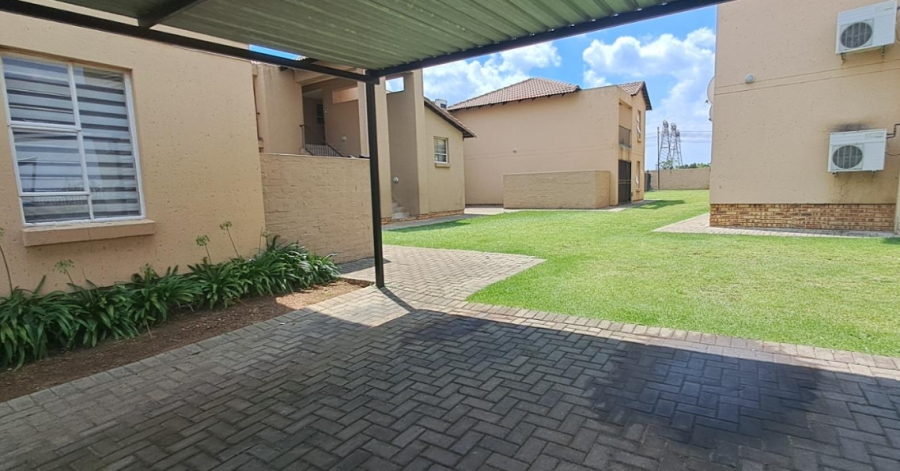 2 Bedroom Property for Sale in Albertsdal Gauteng