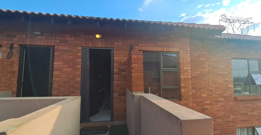 2 Bedroom Property for Sale in Albertsdal Gauteng