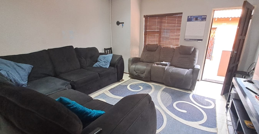 2 Bedroom Property for Sale in Albertsdal Gauteng