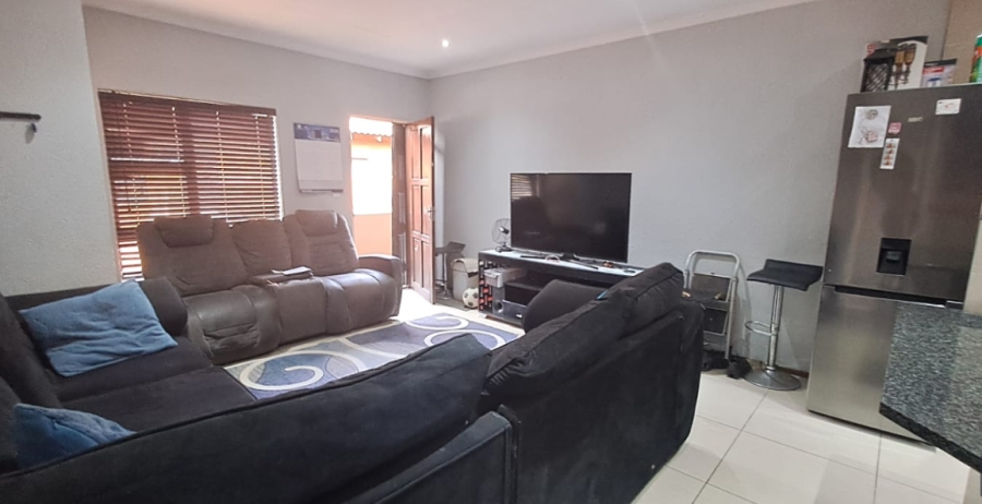 2 Bedroom Property for Sale in Albertsdal Gauteng