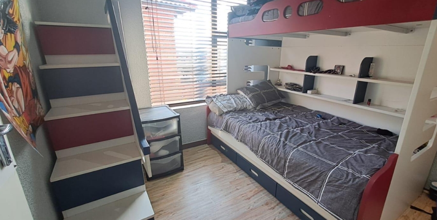 2 Bedroom Property for Sale in Albertsdal Gauteng