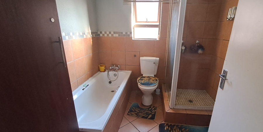 2 Bedroom Property for Sale in Albertsdal Gauteng