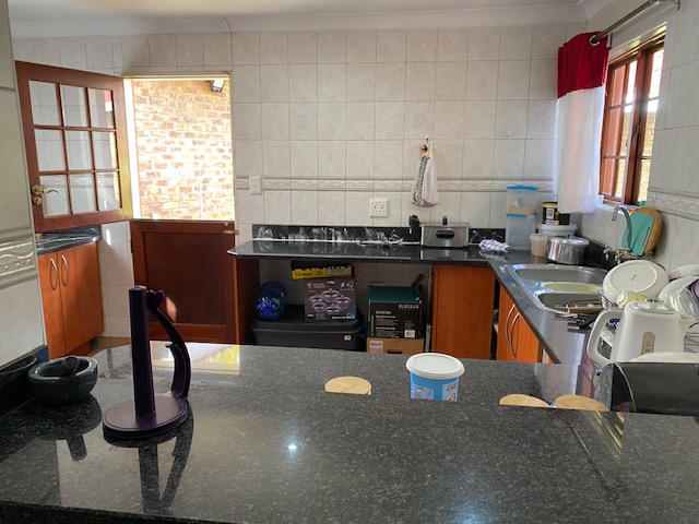 5 Bedroom Property for Sale in Hurlyvale Gauteng