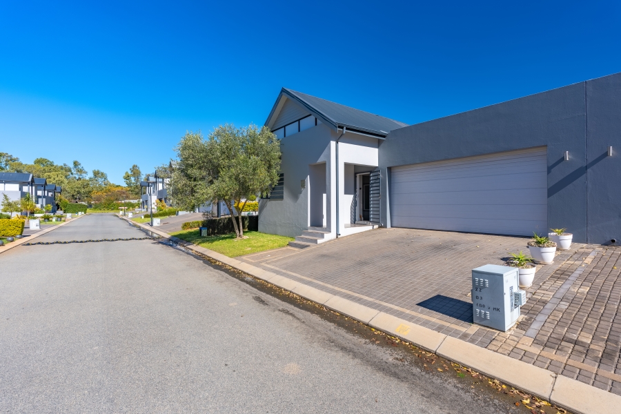 3 Bedroom Property for Sale in Broadacres Gauteng