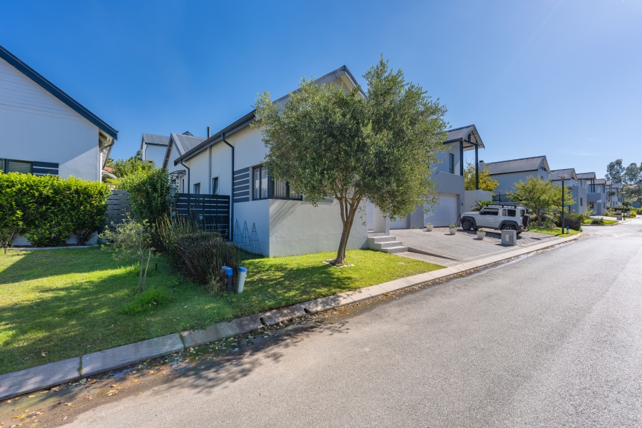 3 Bedroom Property for Sale in Broadacres Gauteng