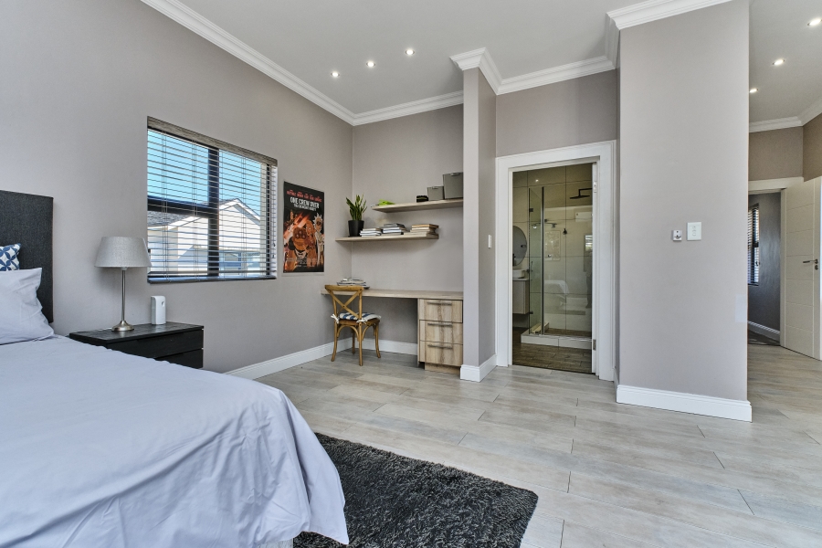 To Let 4 Bedroom Property for Rent in Waterfall Country Estate Gauteng