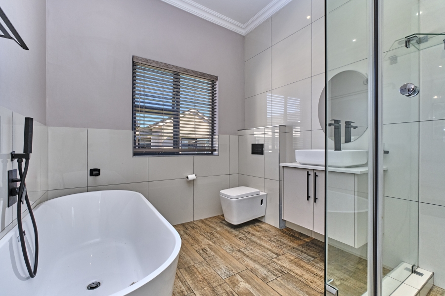 To Let 4 Bedroom Property for Rent in Waterfall Country Estate Gauteng