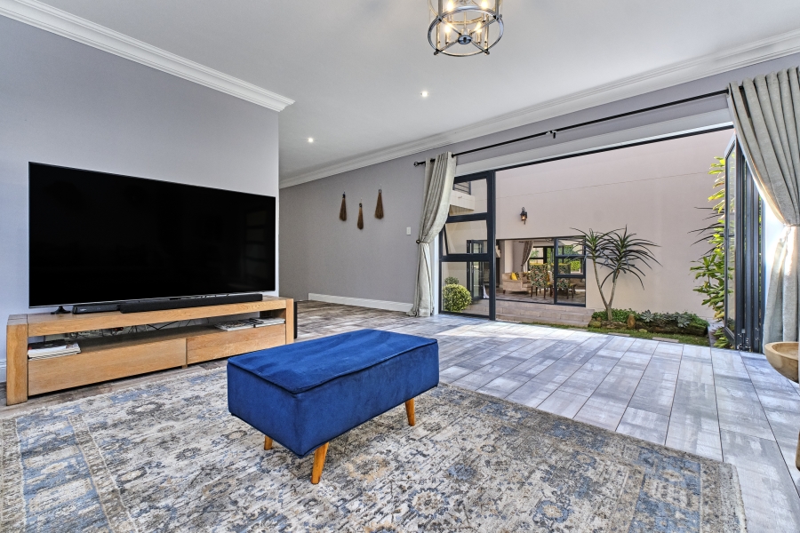 To Let 4 Bedroom Property for Rent in Waterfall Country Estate Gauteng
