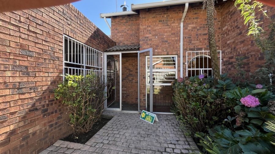 3 Bedroom Property for Sale in Mayberry Park Gauteng