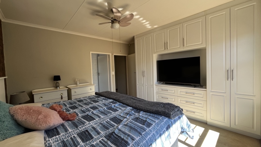 3 Bedroom Property for Sale in Mayberry Park Gauteng
