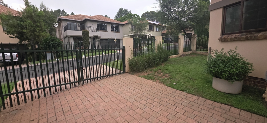 To Let 3 Bedroom Property for Rent in Thornhill Estate Gauteng