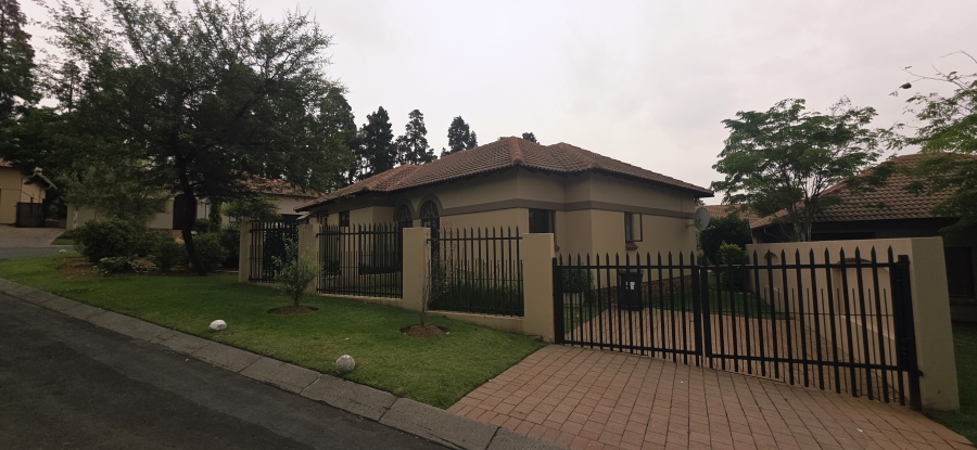 To Let 3 Bedroom Property for Rent in Thornhill Estate Gauteng