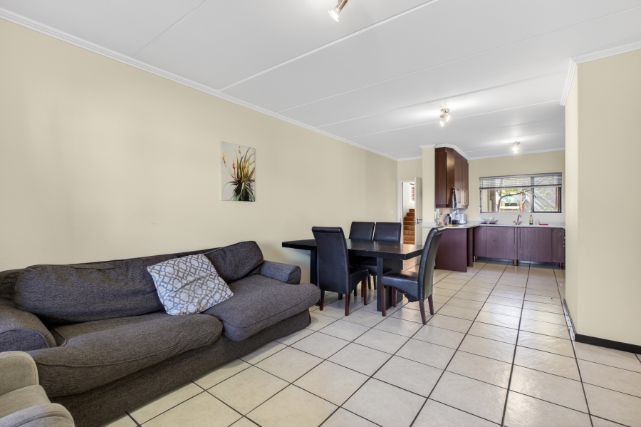 2 Bedroom Property for Sale in Sunninghill Gauteng