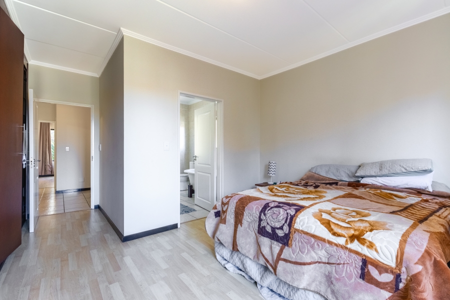 2 Bedroom Property for Sale in Sunninghill Gauteng