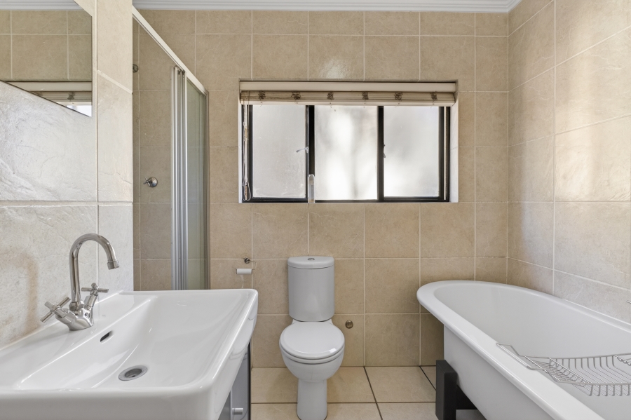 2 Bedroom Property for Sale in Sunninghill Gauteng