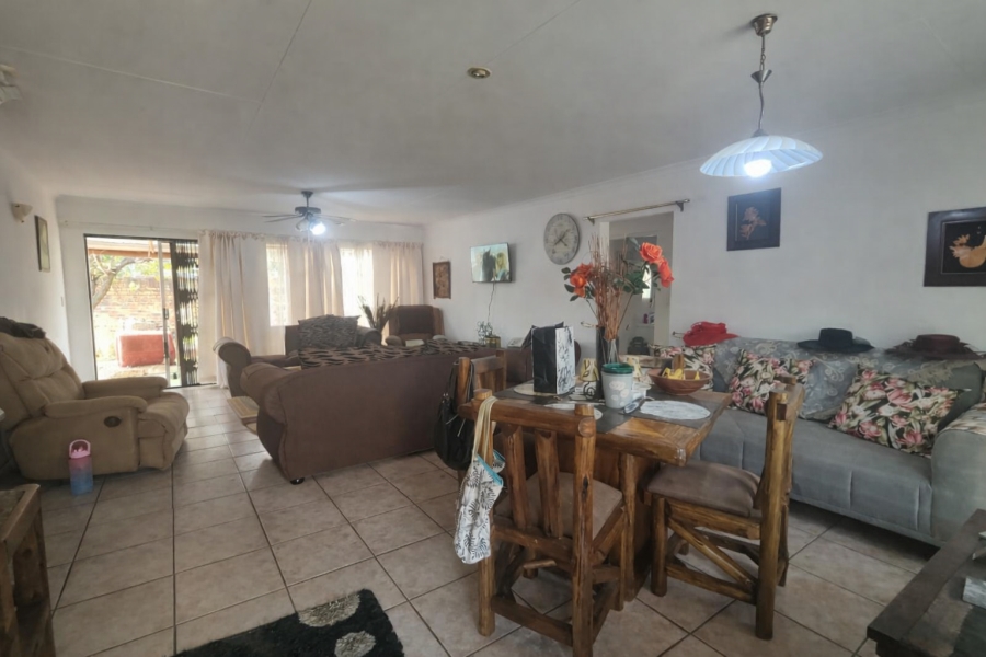 3 Bedroom Property for Sale in Unitas Park Gauteng