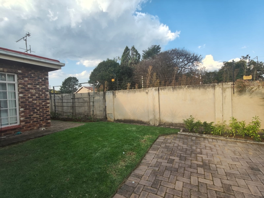 3 Bedroom Property for Sale in Unitas Park Gauteng