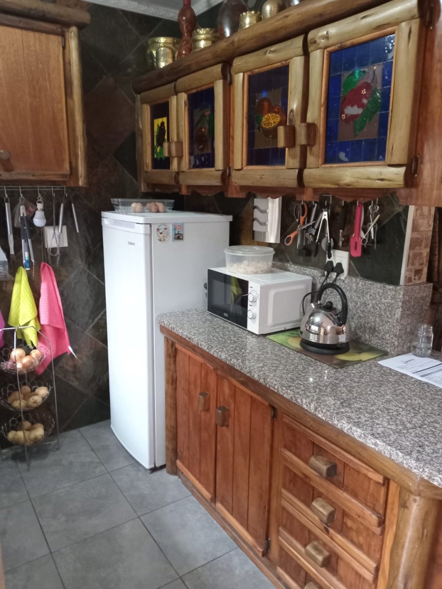 2 Bedroom Property for Sale in Dorandia Gauteng