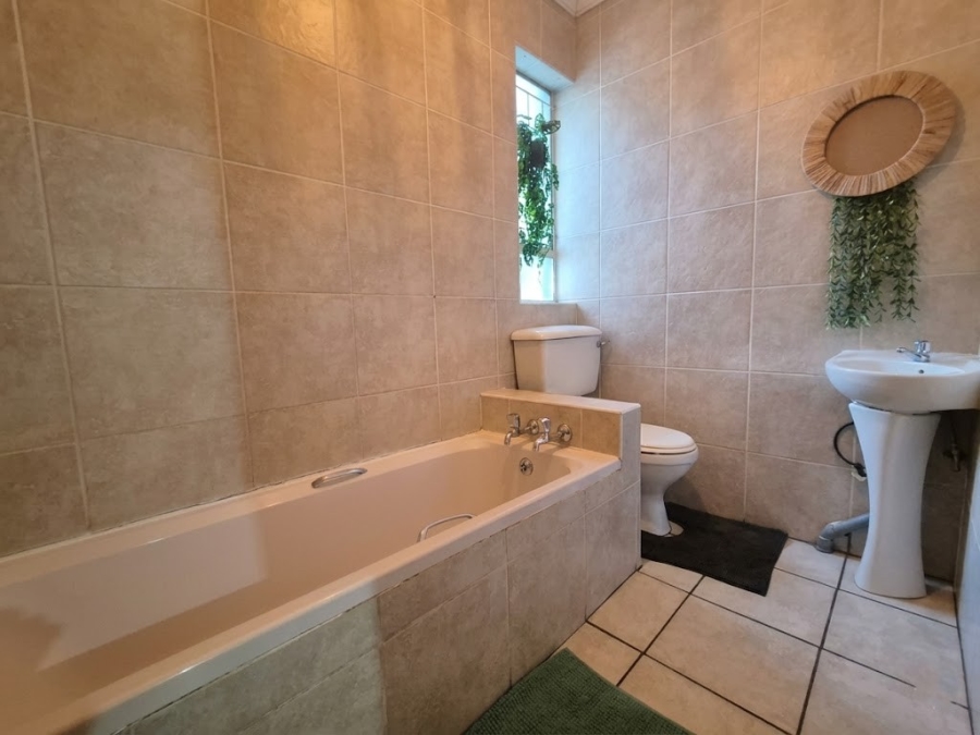 3 Bedroom Property for Sale in Three Rivers Gauteng
