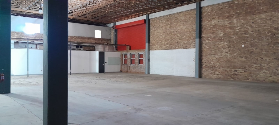 To Let Commercial Property for Rent in Vorna Valley Gauteng