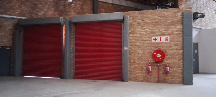 To Let Commercial Property for Rent in Vorna Valley Gauteng