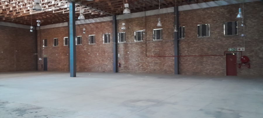 To Let Commercial Property for Rent in Vorna Valley Gauteng