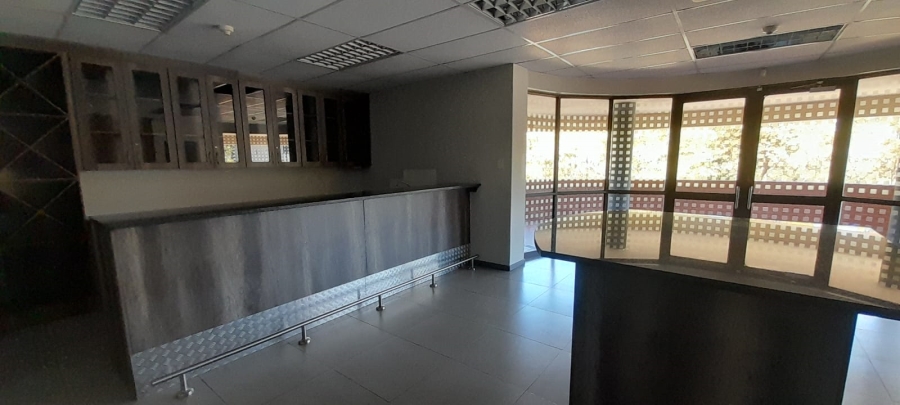 To Let Commercial Property for Rent in Vorna Valley Gauteng