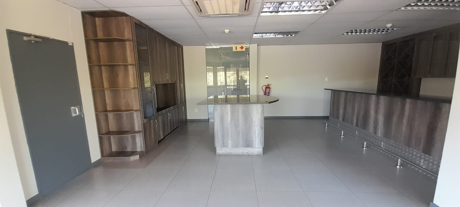 To Let Commercial Property for Rent in Vorna Valley Gauteng