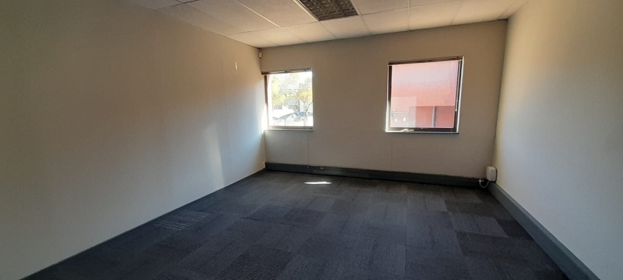 To Let Commercial Property for Rent in Vorna Valley Gauteng
