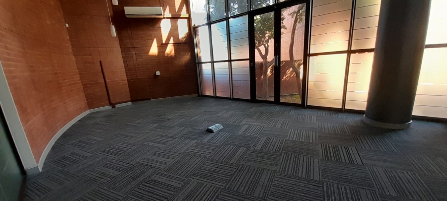 To Let Commercial Property for Rent in Vorna Valley Gauteng
