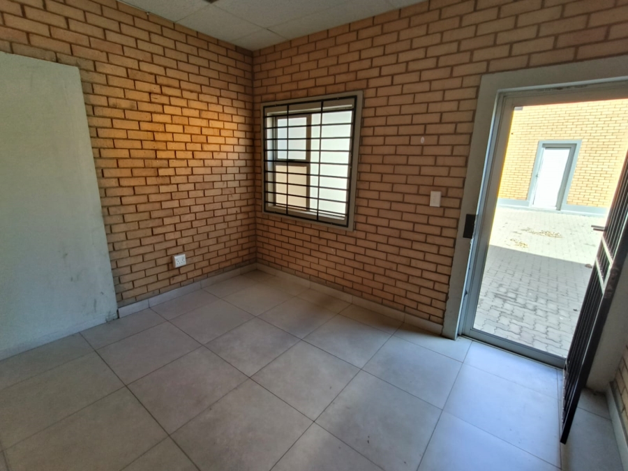 To Let Commercial Property for Rent in Sunderland Ridge Gauteng