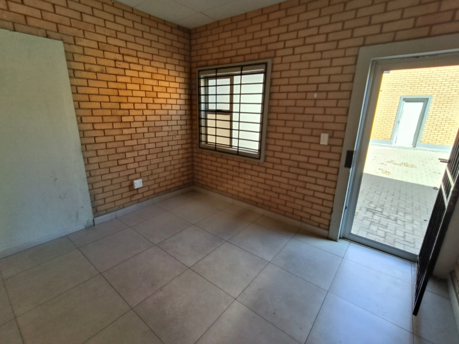 To Let Commercial Property for Rent in Sunderland Ridge Gauteng