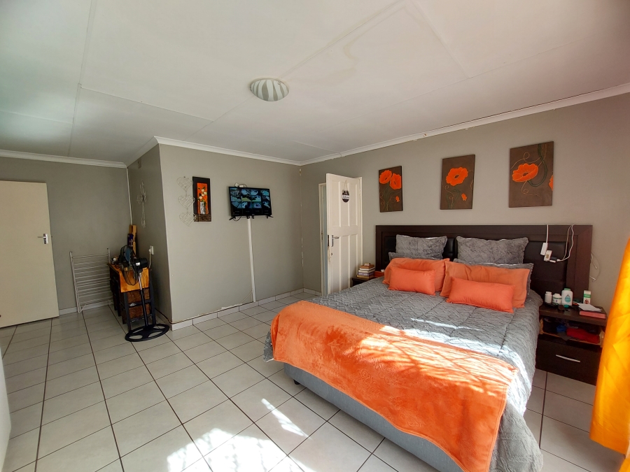 4 Bedroom Property for Sale in Rensburg Gauteng
