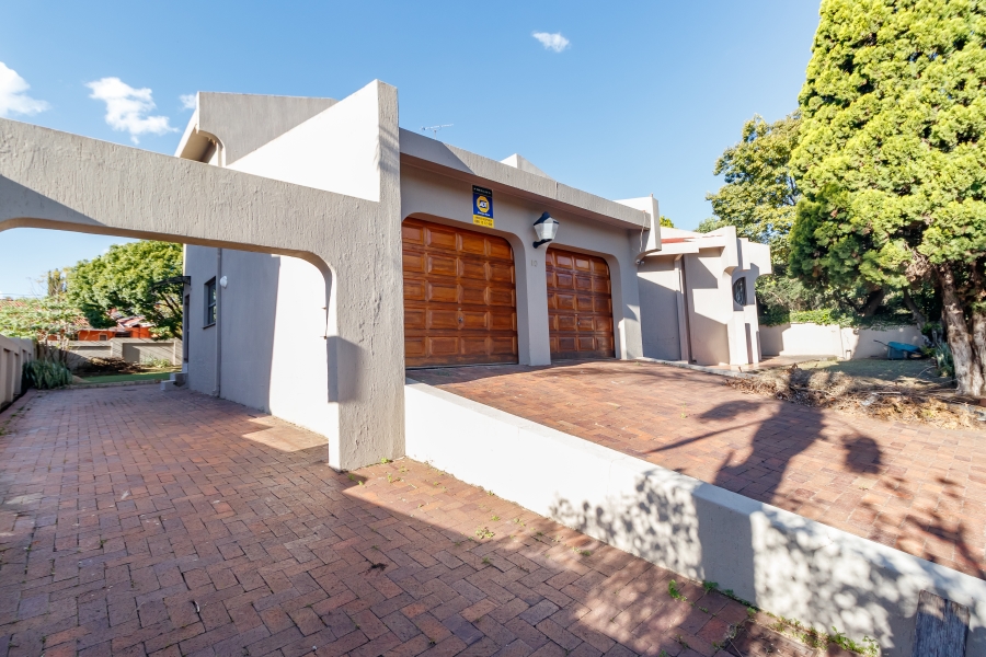 5 Bedroom Property for Sale in Country View Gauteng