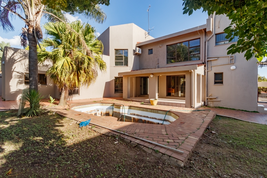 5 Bedroom Property for Sale in Country View Gauteng