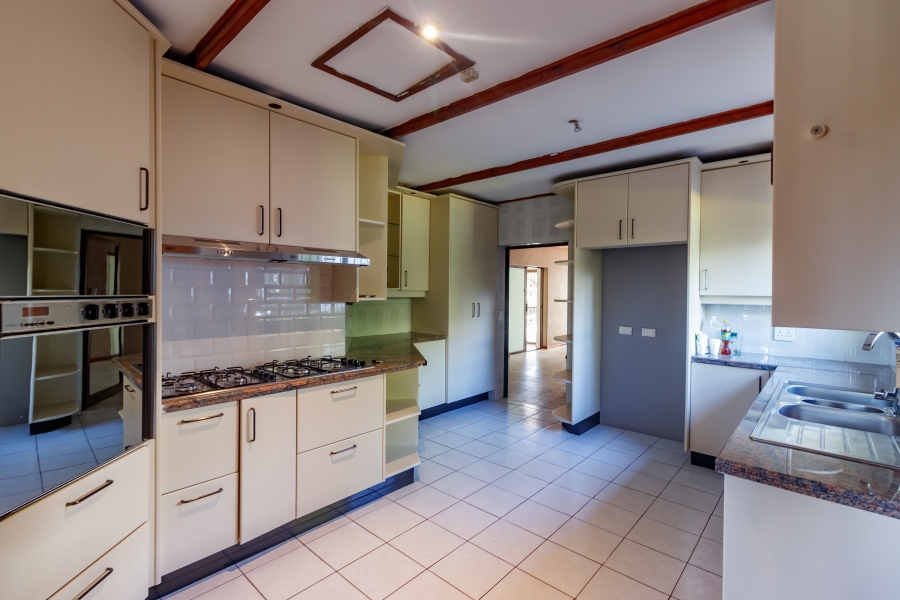 5 Bedroom Property for Sale in Country View Gauteng