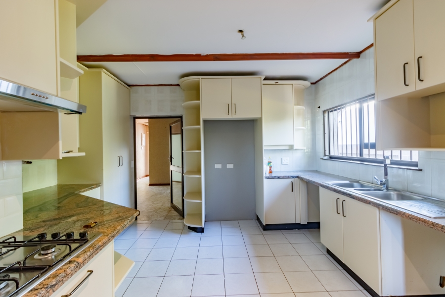 5 Bedroom Property for Sale in Country View Gauteng