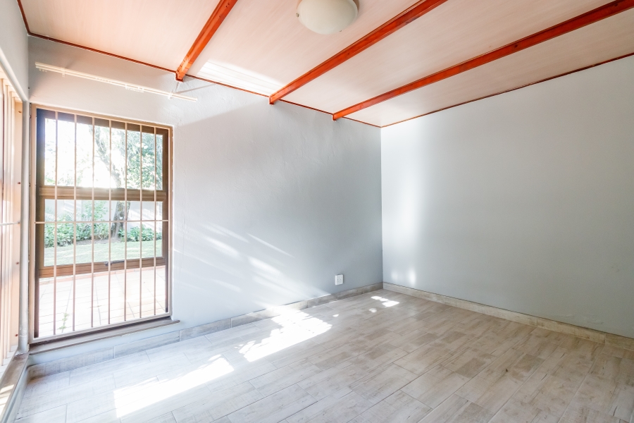 5 Bedroom Property for Sale in Country View Gauteng