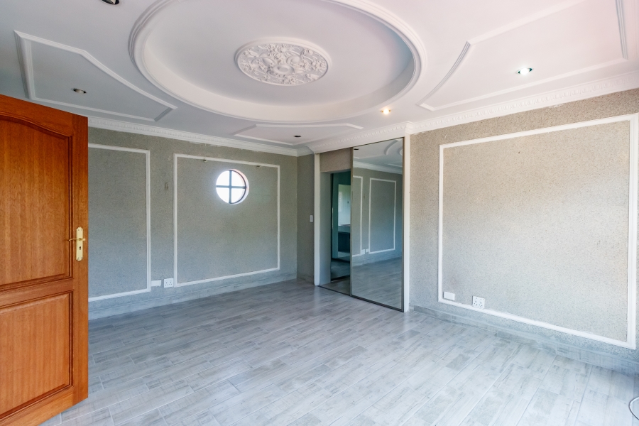 5 Bedroom Property for Sale in Country View Gauteng