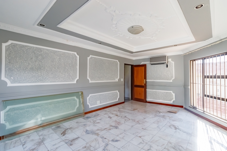 5 Bedroom Property for Sale in Country View Gauteng
