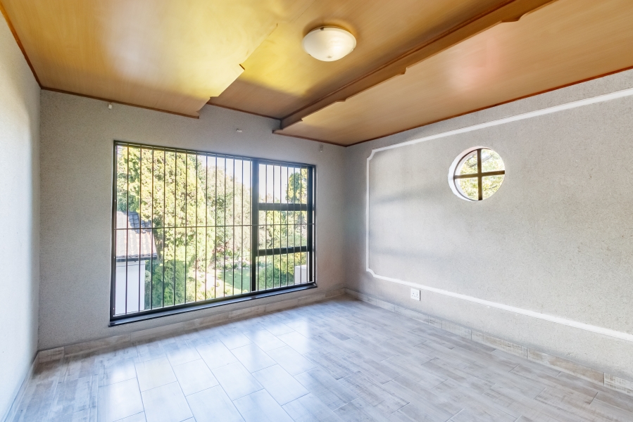 5 Bedroom Property for Sale in Country View Gauteng
