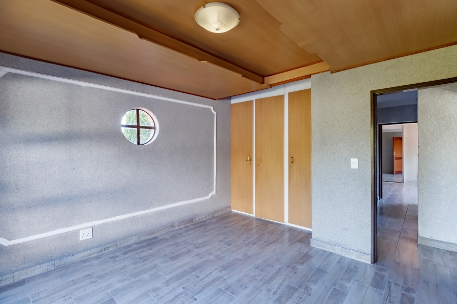 5 Bedroom Property for Sale in Country View Gauteng