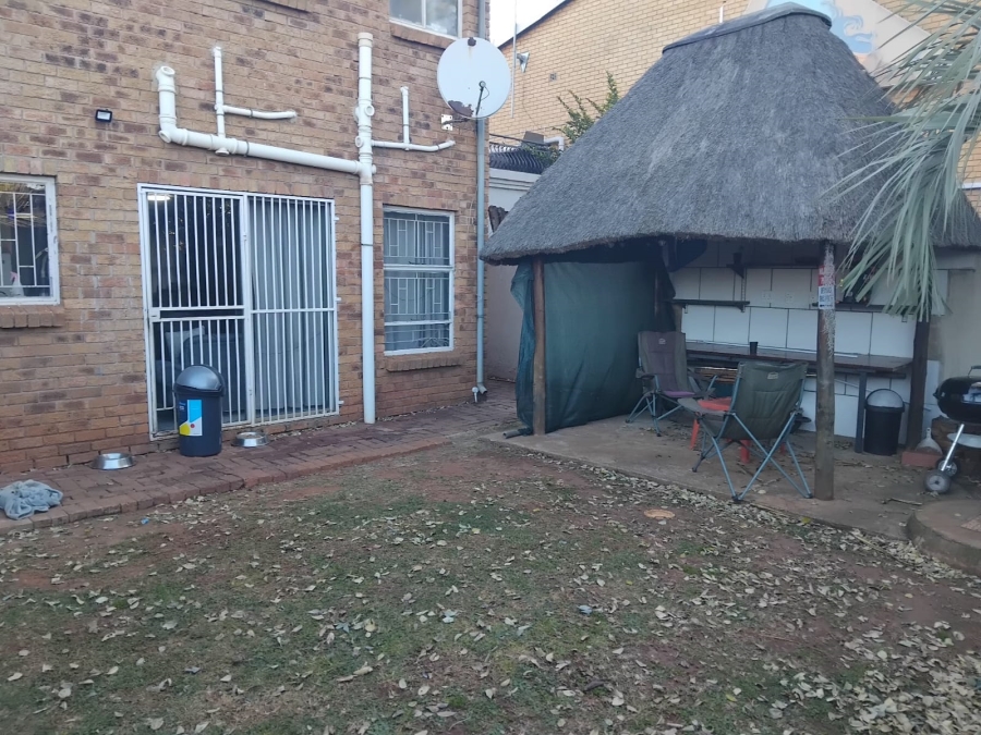 3 Bedroom Property for Sale in Dersley Gauteng