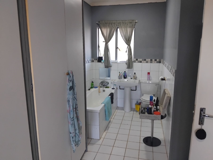 3 Bedroom Property for Sale in Dersley Gauteng