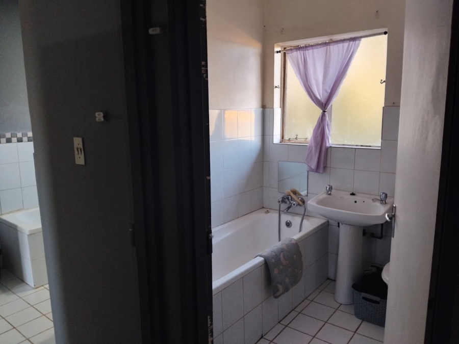 3 Bedroom Property for Sale in Dersley Gauteng