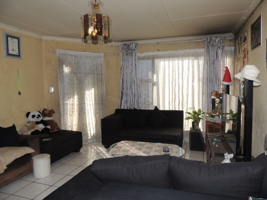 1 Bedroom Property for Sale in Ridgeway Gauteng
