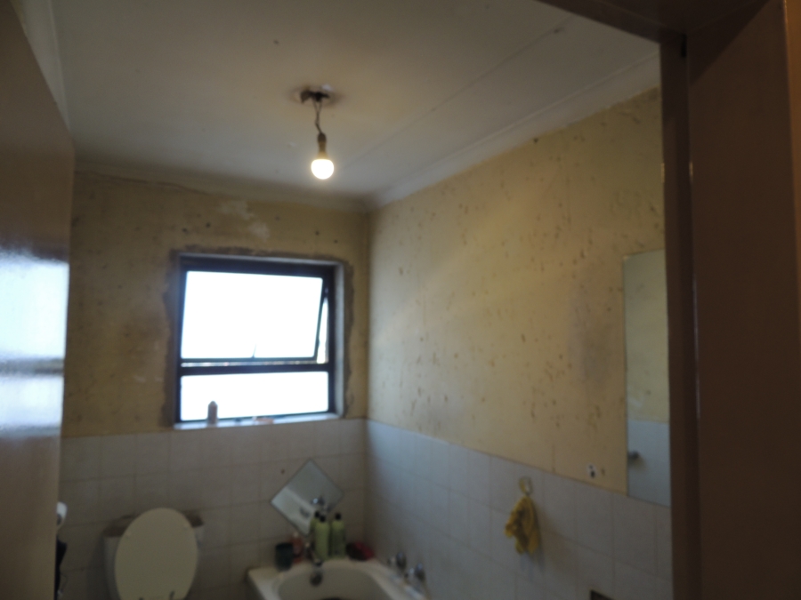 1 Bedroom Property for Sale in Ridgeway Gauteng
