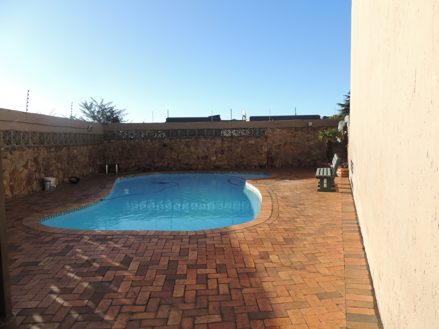 1 Bedroom Property for Sale in Ridgeway Gauteng